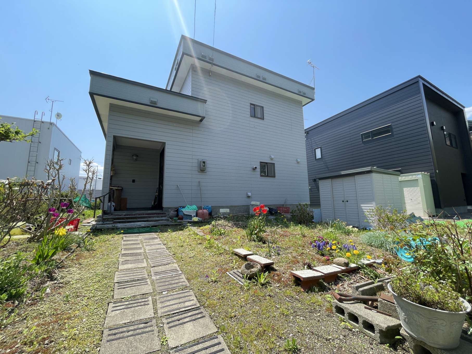 新耐震基準・旧東日本ハウス施工の中古戸建　土地坪74坪、間口12m超の整形地