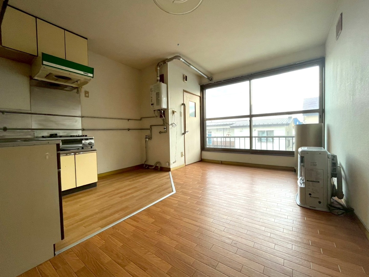 B201LINE_ALBUM_B201_251030_10 | 株式会社エリアネット